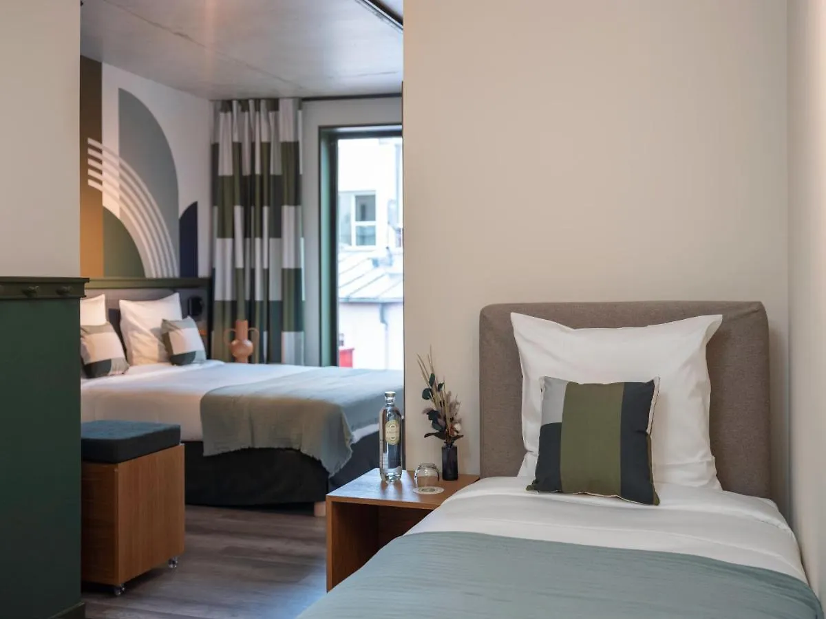 La Belle Hotel